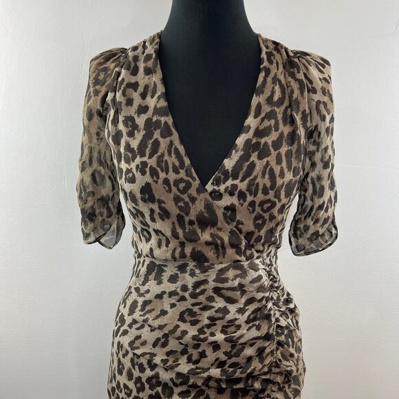 NICHOLAS Brown Surplice Leopard Print Neck Ruched Front 3/4 Sleeve Classic Fit - Picture 4 of 9